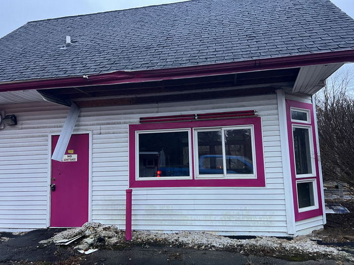 Coffee Express (Sandys Coffee Spot) - January 17 2023 Photo (newer photo)